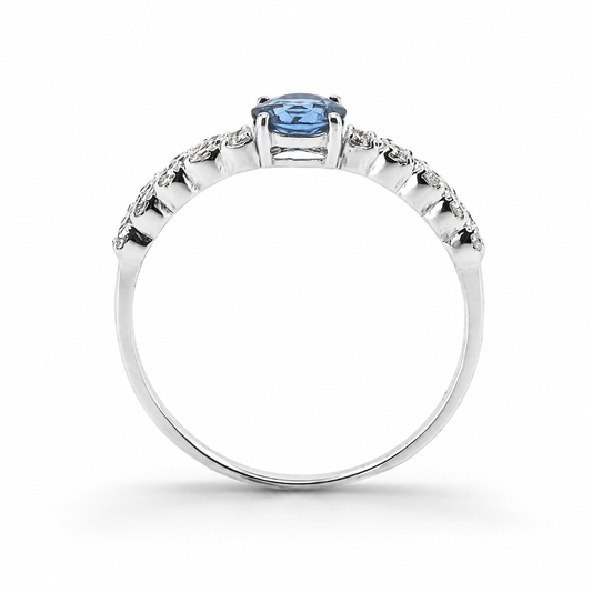 Inel din aur alb de 18K cu safir și diamante