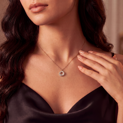 Colier din aur roz de 18K cu diamante